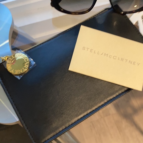 😎 🔥❤️Stella Mc Cartney sunglasses 🕶❤️with leather pouch 👝!! - Picture 6 of 11